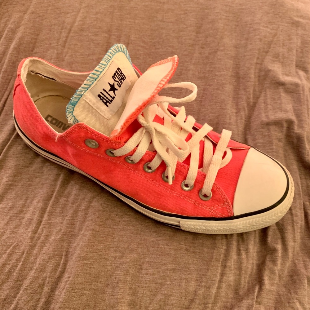 Double tongue hot pink converse